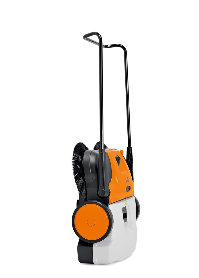 Spazzatrice manuale Stihl KG 770 robusta e compatta per superfici fino a 1500mq.