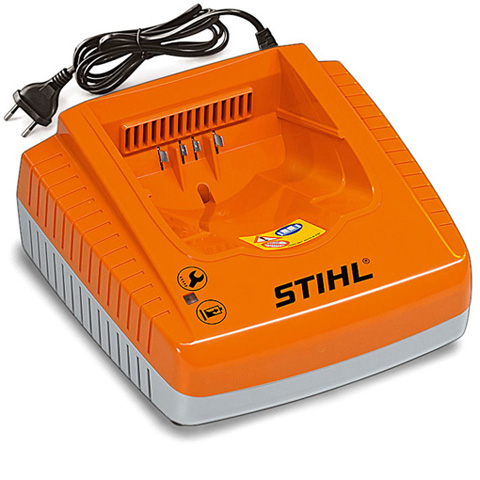 Motore a batteria Kombi Stihl KMA 135 R per uso professionale.